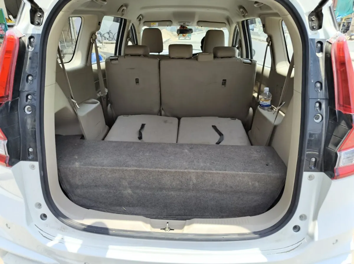 Practical luggage space depending on passengers